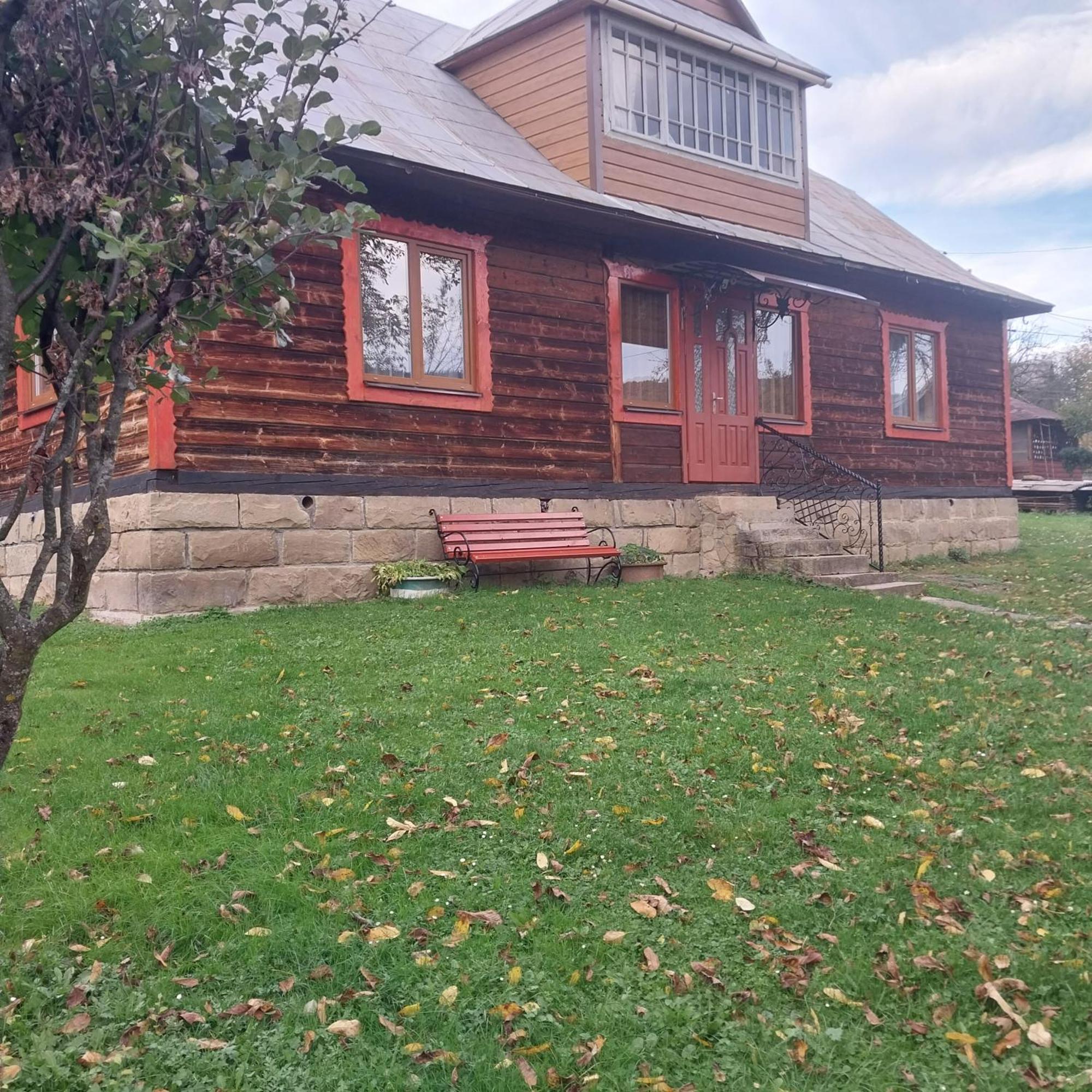 Затишний Дім Villa Yaremche Bagian luar foto